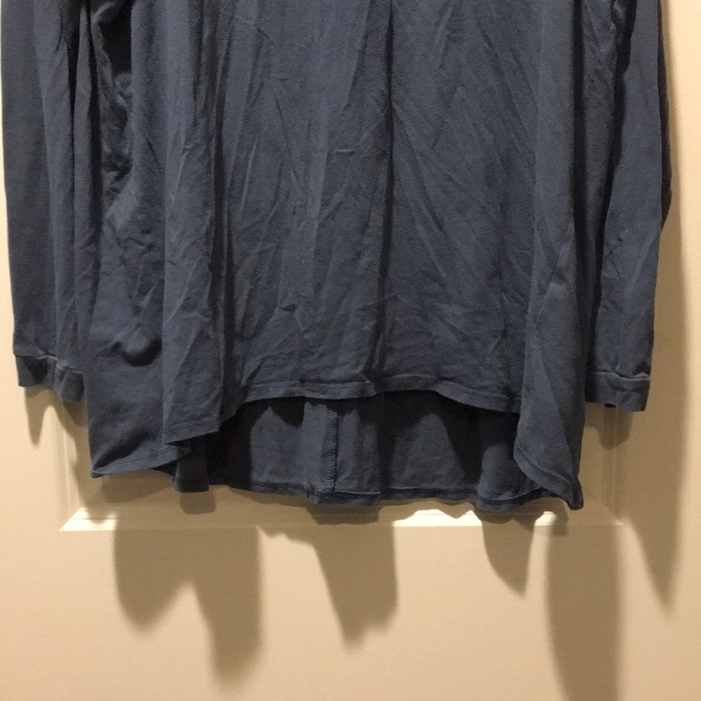 ANYBODY Graphic hi/lo stretchy “LOVE”t-shirt long sleeves women’s size XL blue - Picture 3 of 10